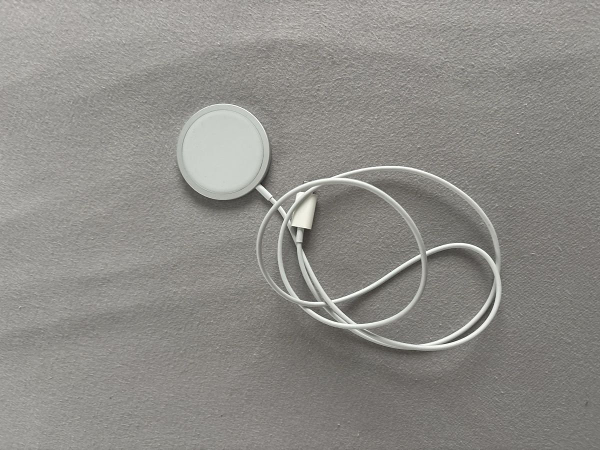 Apple Chargements: Apple MagSafe Ladegerät – D'occasion à Windlach par ssp_k9j9