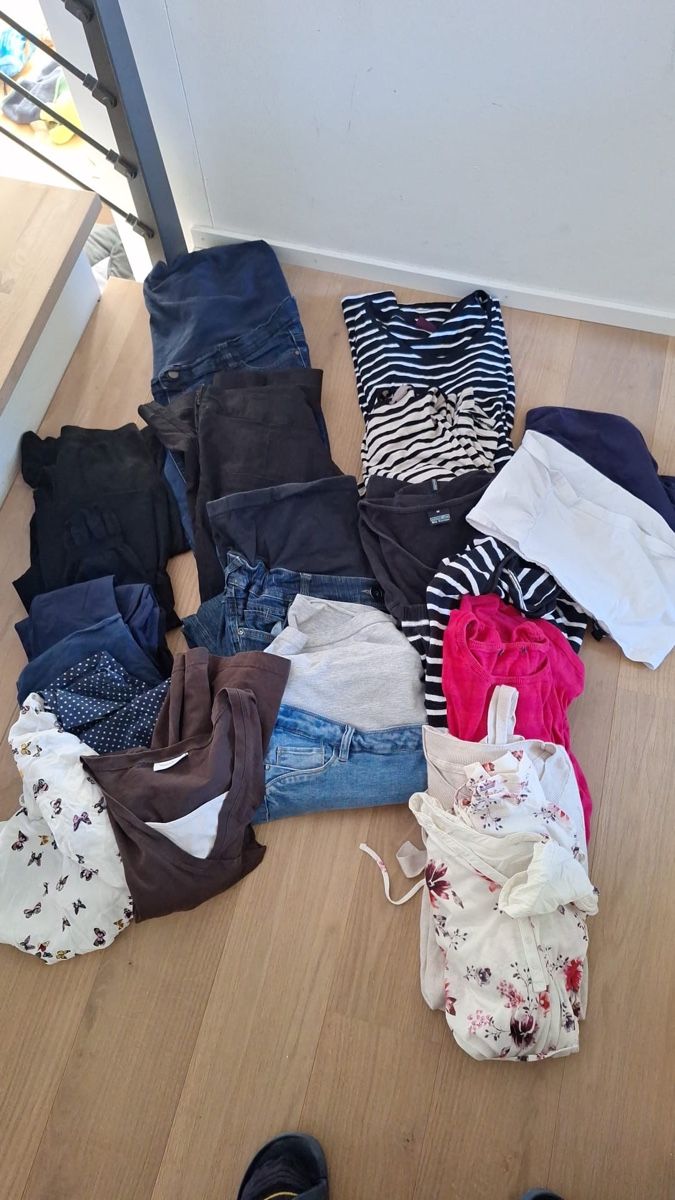 Lotti di vestiti: Umstandsmode Paket Grösse 42-44 – Usato da Hochfelden venduto da pro_8jzh