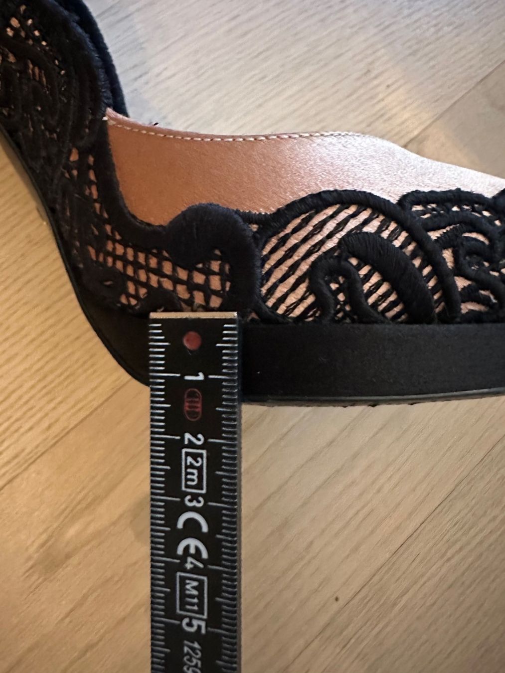 Armani Scarpe da donna: Vintage Giorgio Armani shoes – Usato da Dallenwil venduto da ZD2019 6