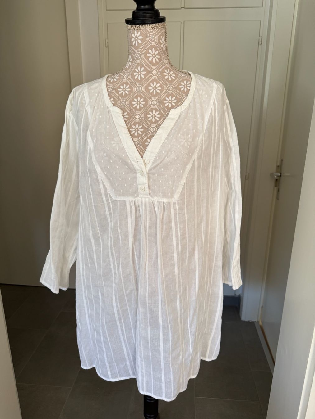 Camicette: Marks & Spencer - Blouse - grande taille - 24UK – Usato da Sion venduto da accroshoes