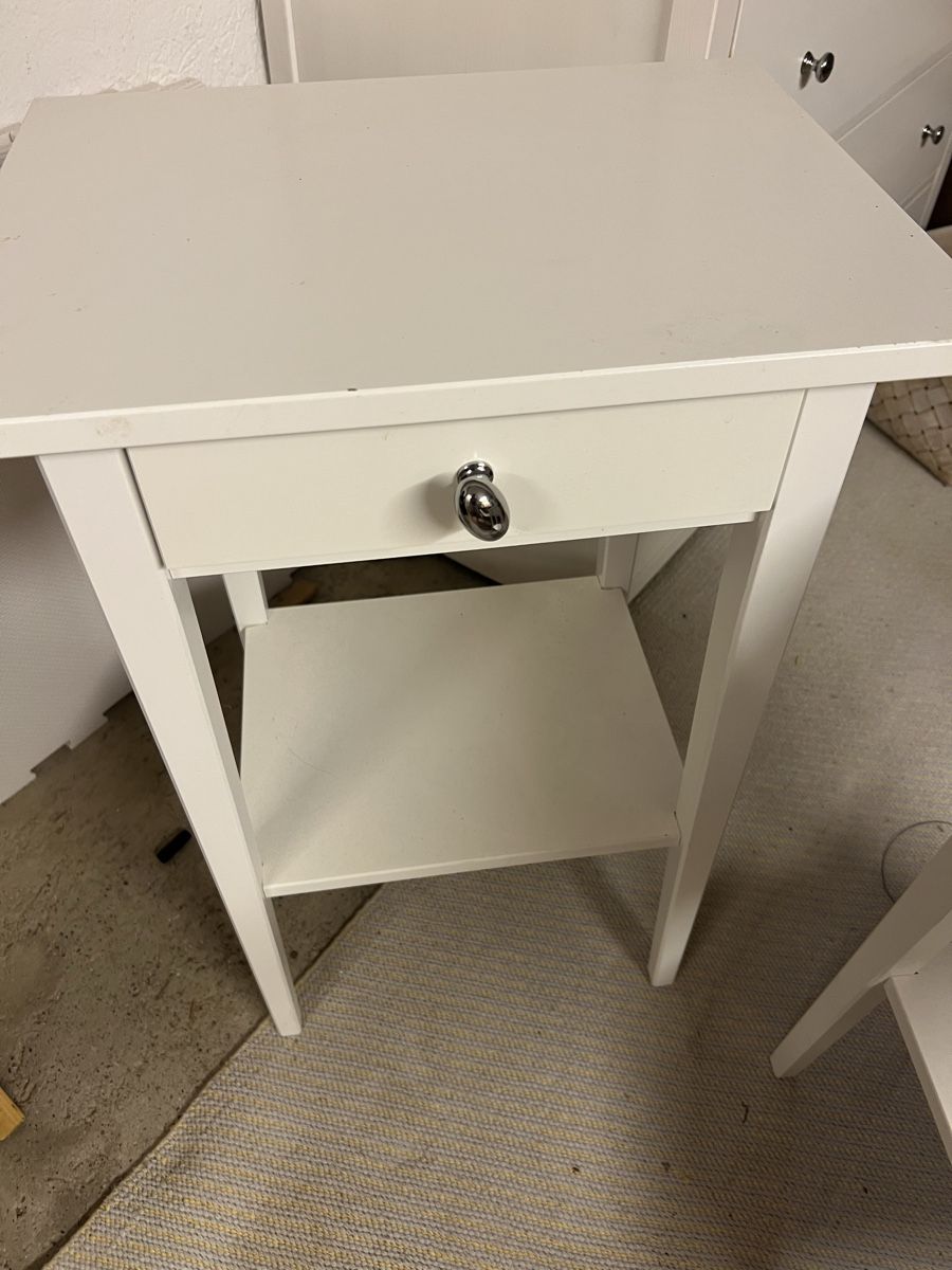 Tables de nuit: 2 Hemnes Nachttische – D'occasion à Zell ZH par ManuUngricht 1