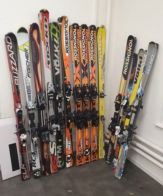 Sci: 38 Paar Ski im Paket – Usato da Grabs venduto da VUK10
