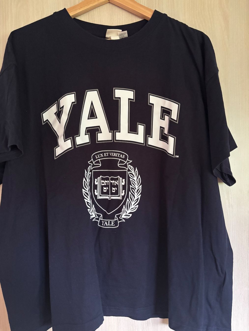 H&M T-shirt: YALE-T-Shirt, oversized, ca 50/52 – Nuovo (secondo la descrizione) da Wald AR venduto da bertli00