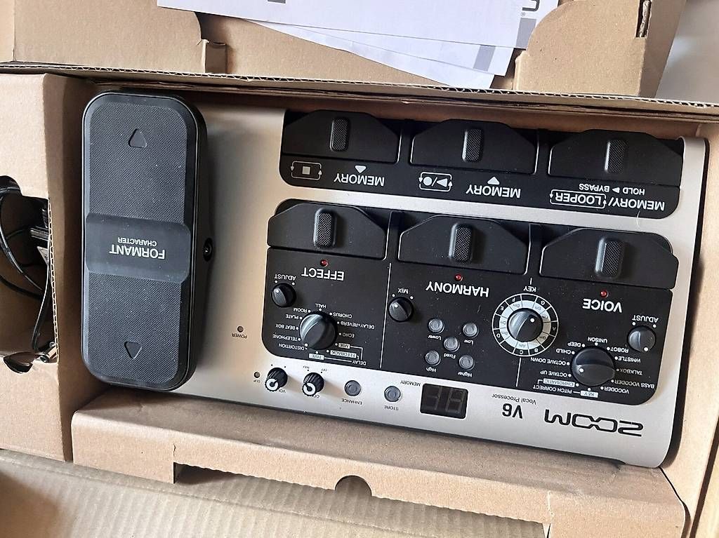 Enregistreurs: Zoom V6-SP Vocal Processor + SGV-6 Mikrofon – D'occasion à Zürich par Madshock
