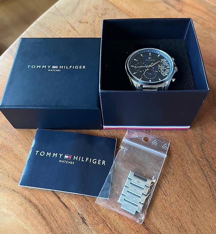 Tommy Hilfiger Orologi: Tommy Hilfinger – Usato da Wettingen venduto da mamaluz