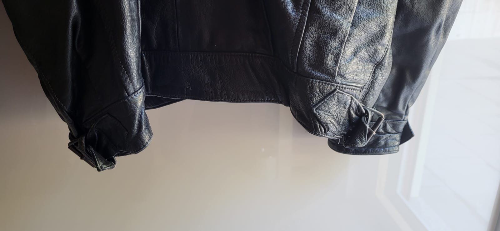 Vestes: Herren-Lederjacke der Marke The Vinty Jackets – D'occasion à Curio par mia_vb5z 3