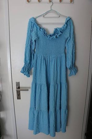 Hellblaues Off the Shoulder Midi-Kleid von Gina Tricot