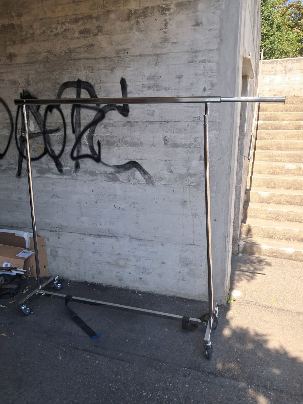 Guardaroba: Kleiderstange (nicht passende Querstange!) Kleiderständer – Difettoso da Zürich venduto da Lia107 3