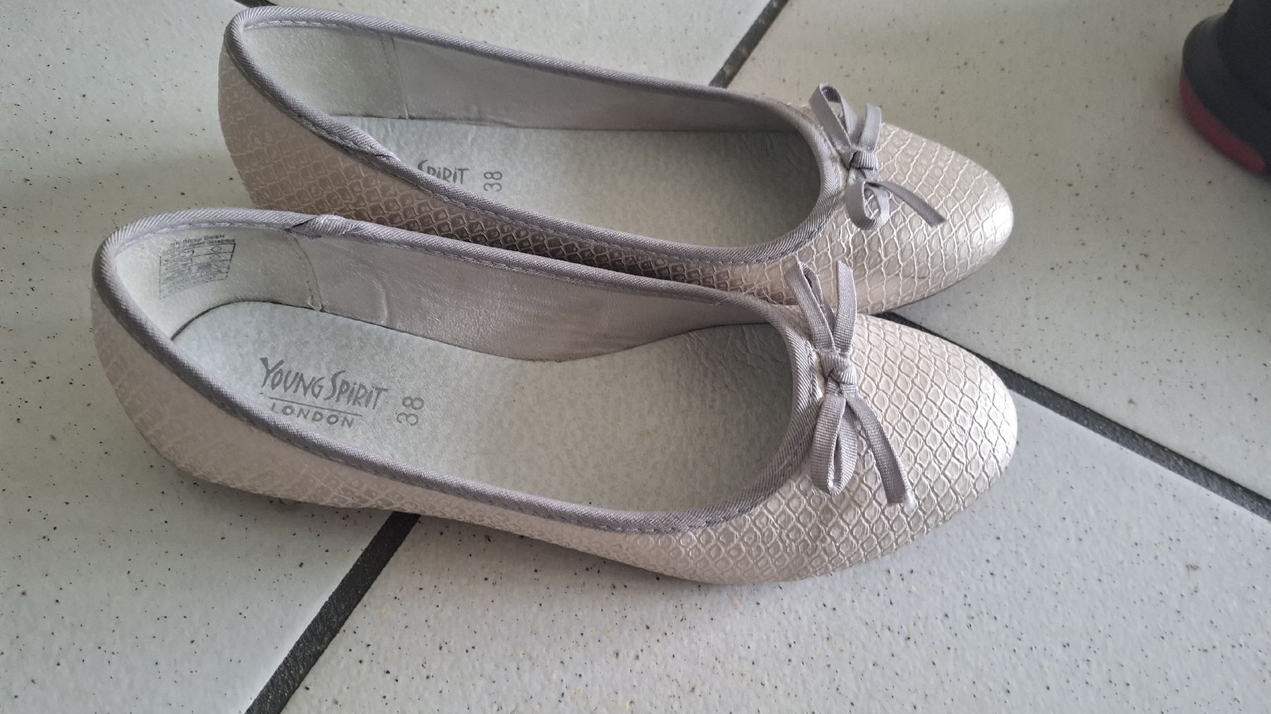 Chaussures femmes: Ballerina 38 – D'occasion à Wäldi par Fergiu 1