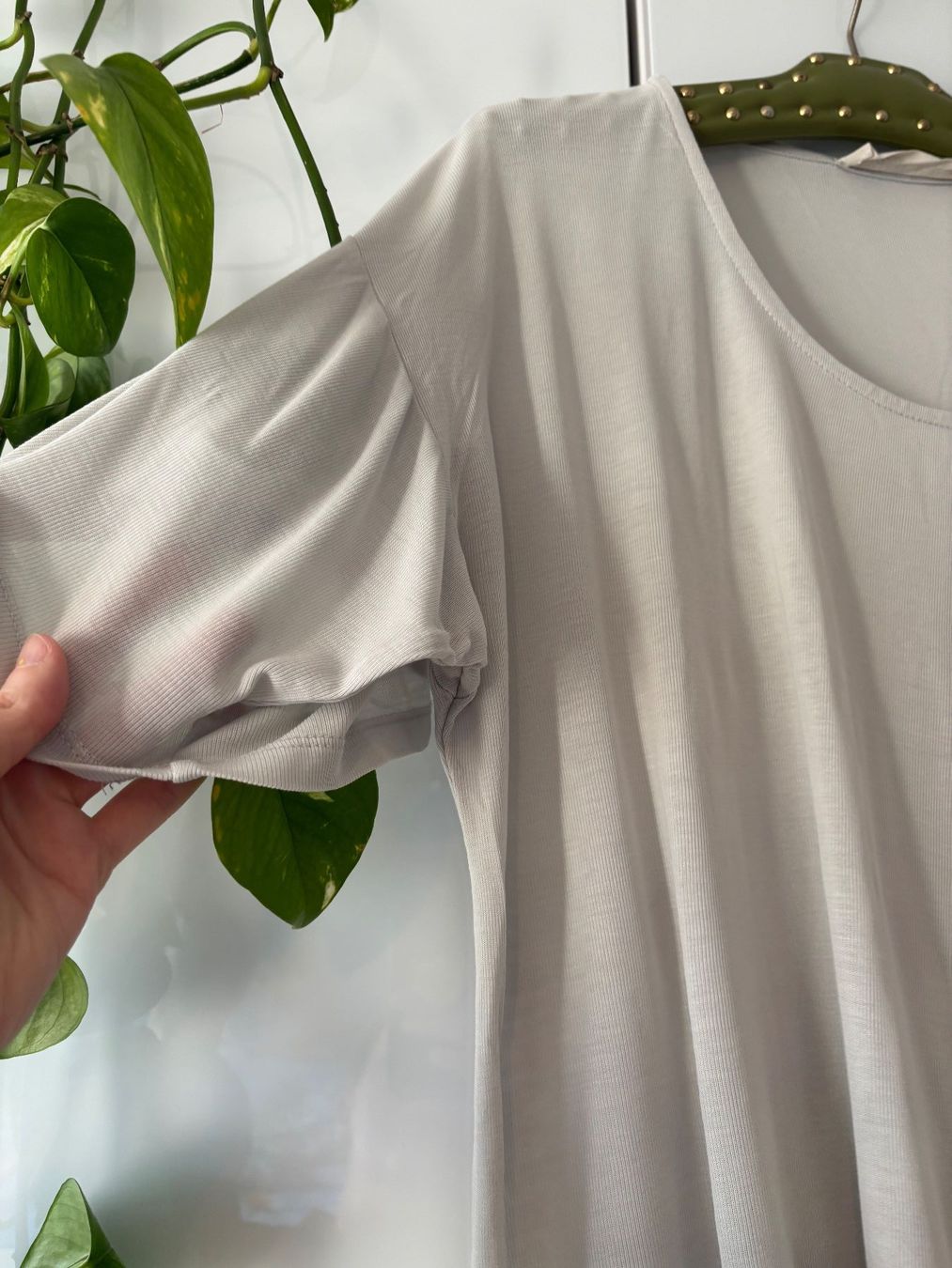 T-Shirts: KOMANA hellgraues T-Shirt – Gebraucht aus Zürich von missmodernage 1