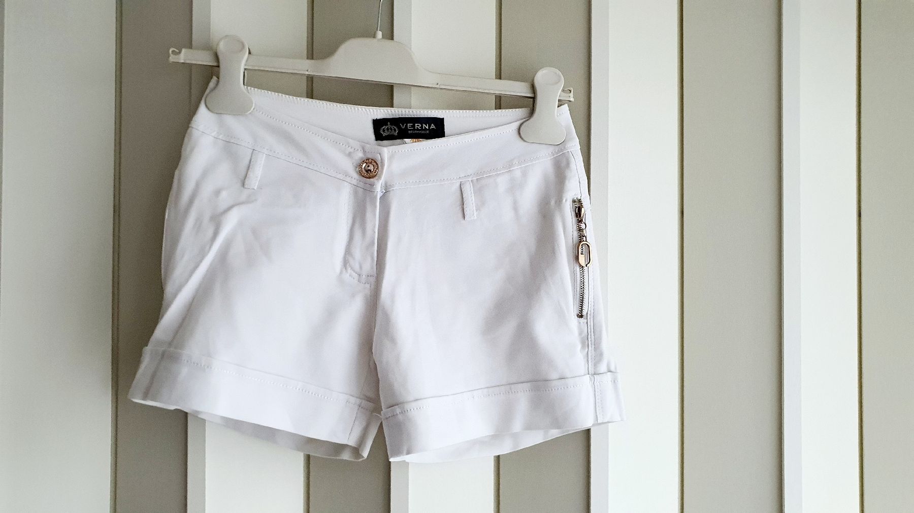 Pantaloni: Damen Shorts gr.S Weiss – Usato da Wädenswil venduto da sos_6vlx