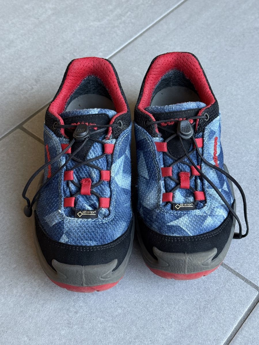 Lowa Scarpe per ragazzi: Lowa Trekkingschuhe Grösse 33 – Usato da Mägenwil venduto da Bienchen8 1