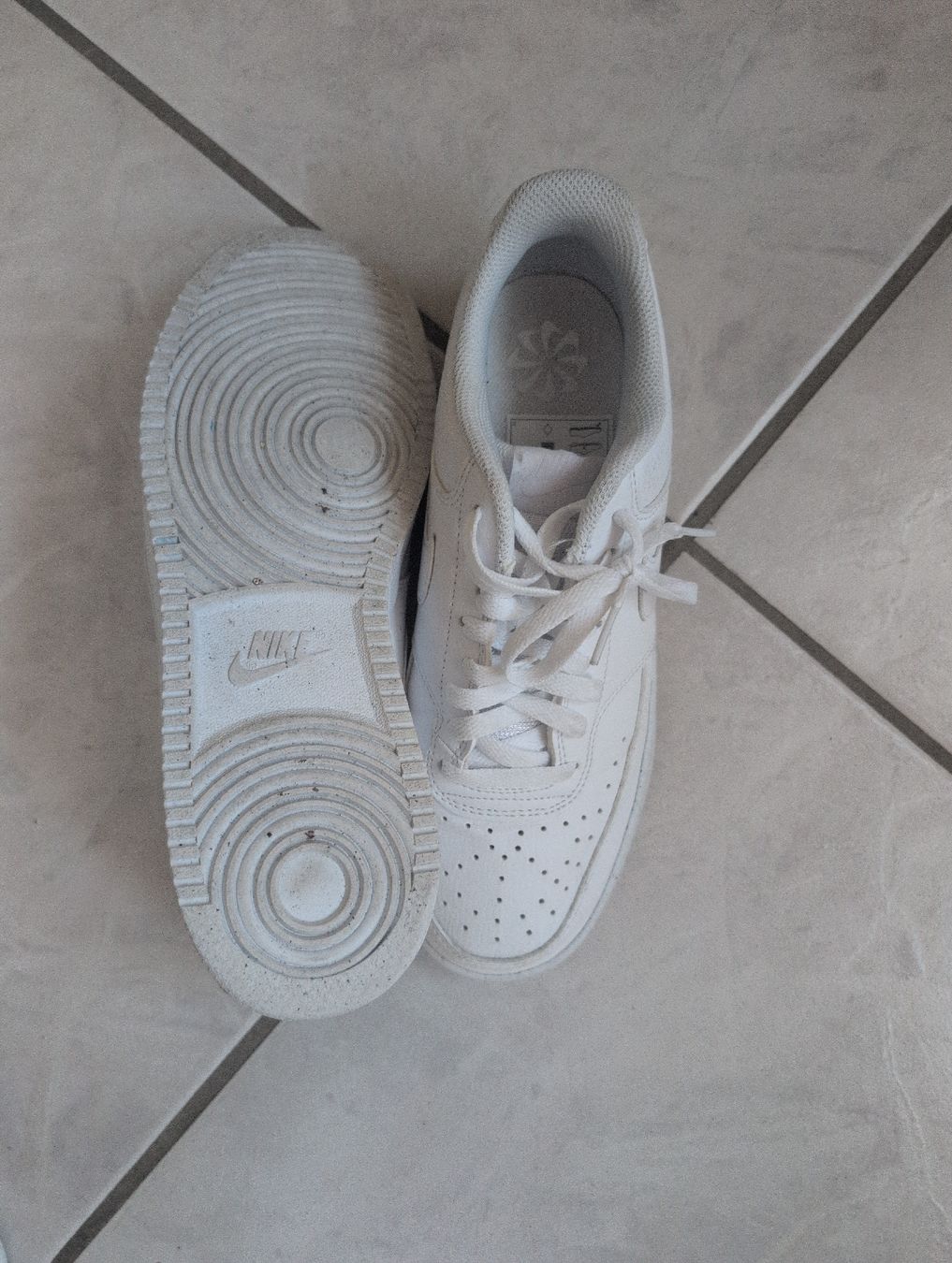 Nike Scarpe da uomo: Basket Nike blanche  – Usato da CORMINBOEUF venduto da savaja 2