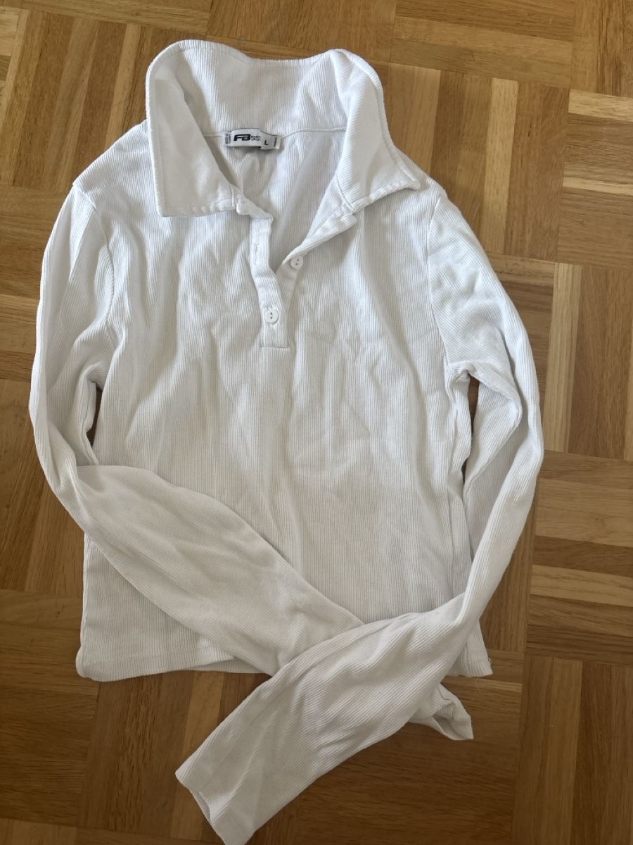 Tally Weijl Camicette: Weisses Crop Top langarm – Nuovo (secondo la descrizione) da Herzogenbuchsee venduto da Gd.5