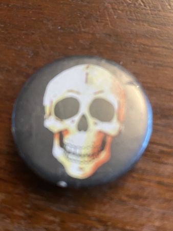 Cooler Halloween anstecket Totenkopf-Motiv, Rarität!
