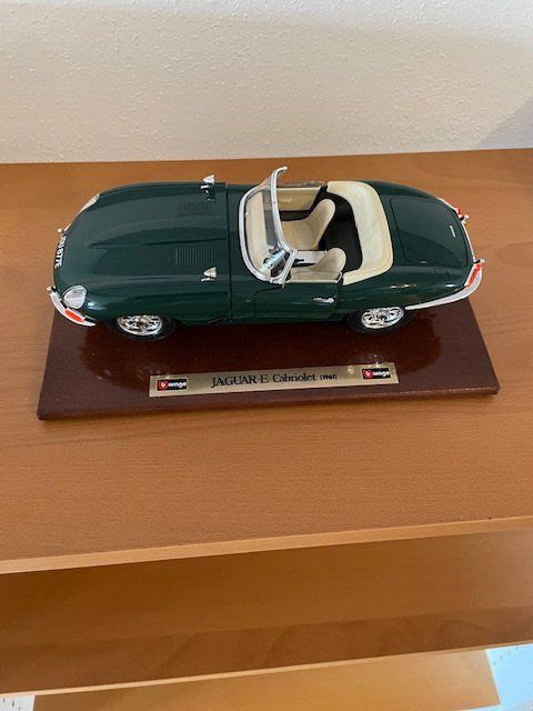 Bburago Modellini d'auto: Jaguar E-Type Cabriolet 1961, Burago Modellauto – Usato da Reinach AG venduto da joric06 1