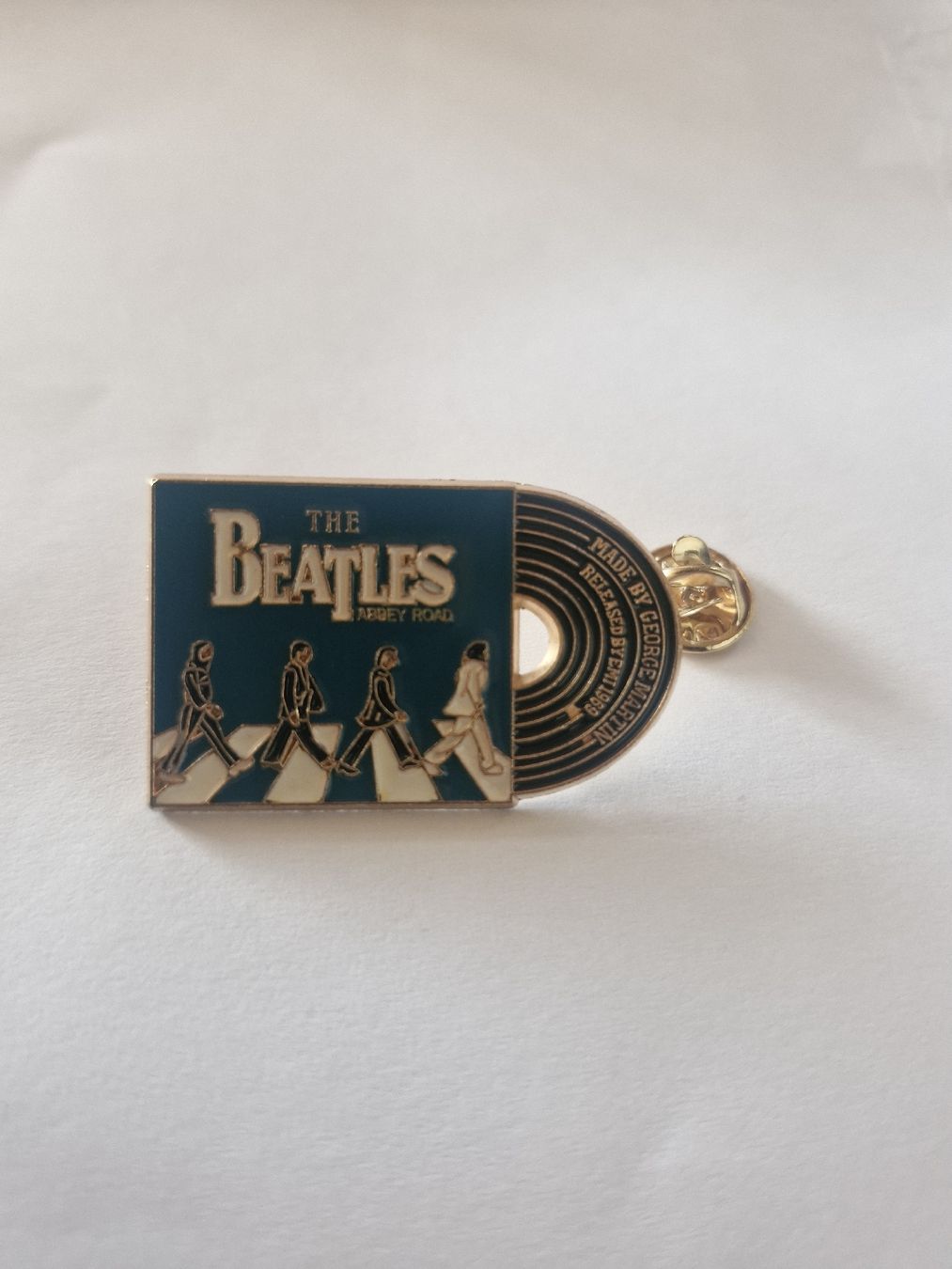 Placchette & Badge: The Beatles - Abbey Road Pin/Anstecker – Usato da Grenchen venduto da 170