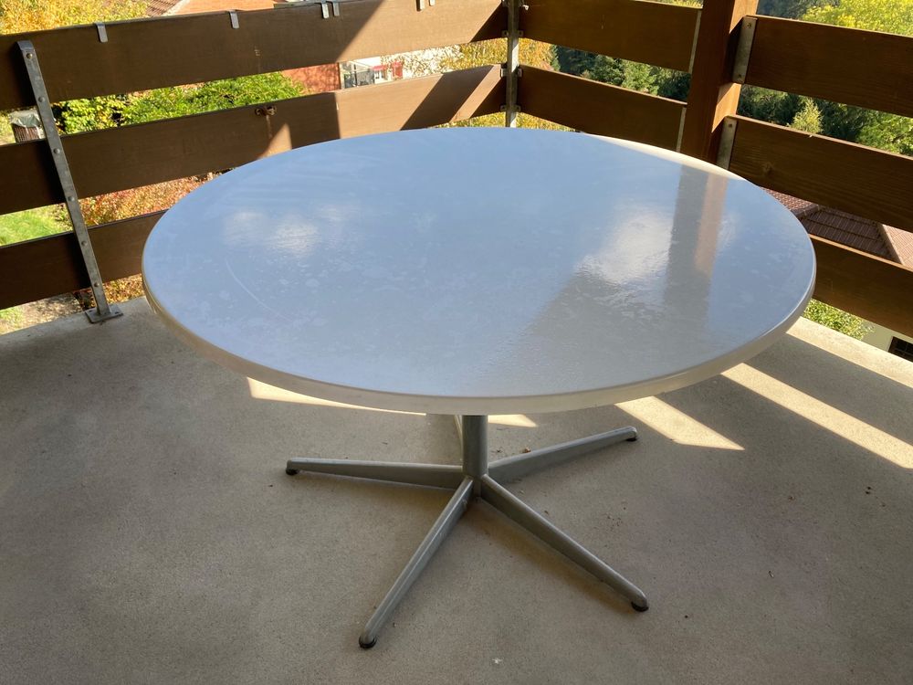Gartentisch rund, weiss, klappbar Kaufen auf Ricardo