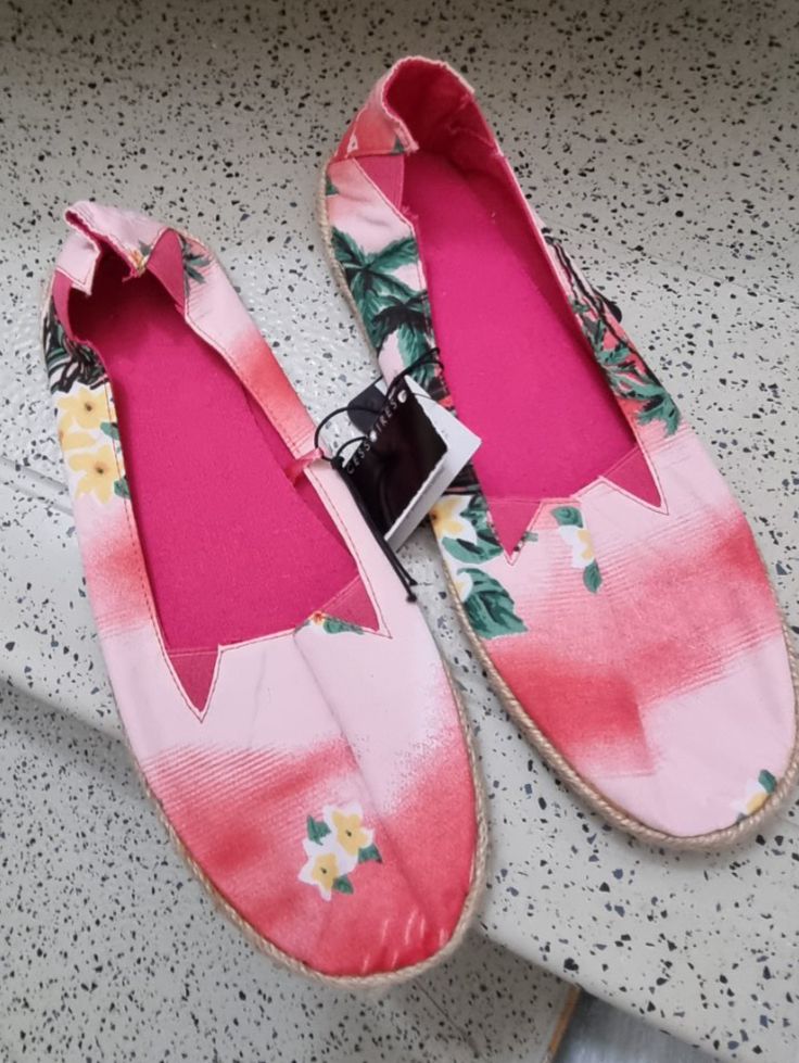 Scarpe da donna: Schuhe, Espadrilles Gr. 39 neu bunt – Nuovo e nell'imballaggio originale da Geroldswil venduto da Agapanthus22 1