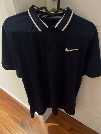 Navy Polo Shirt Nike Dri-Fit Gr. M Sommerliche Sportkleidung