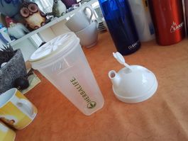Herbalife Shaker mit Deckel, neuwertig