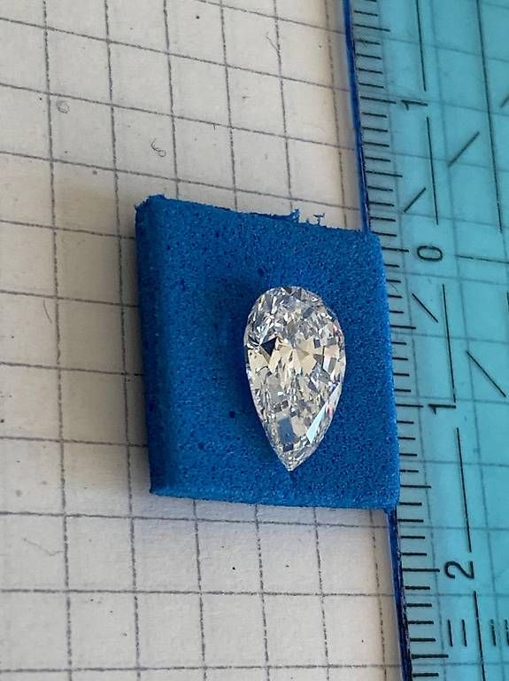Pietre preziose: Labordiamant 2 Karat VS1 Birnenschliff – Nuovo e nell'imballaggio originale da Basel venduto da loicfoerster 2