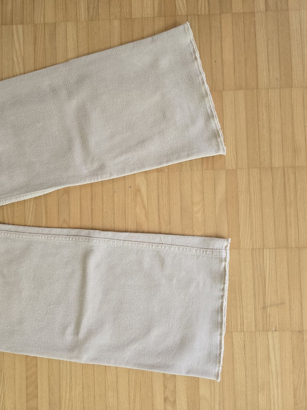 Pantaloni: Trendige, beige Hose, ungetragen, elastisch, Grösse 32 – Nuovo (secondo la descrizione) da St. Gallen venduto da A.W.128 2