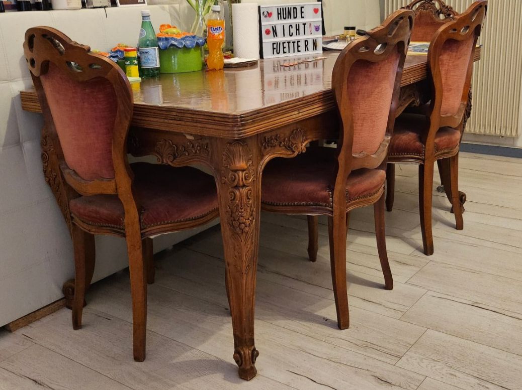 Tavoli: antiker grosser Tisch mit 4 Stühlen – Usato da Basel venduto da lovedragon 3