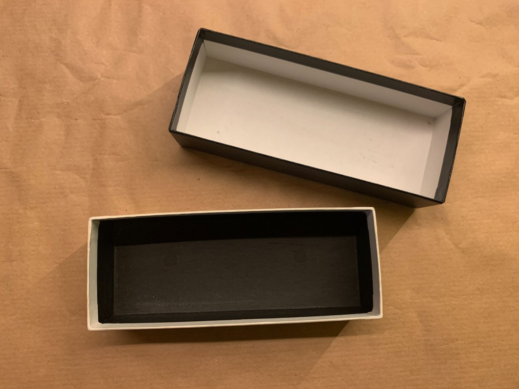 Chanel Altro in  Abbigliamento & Accessori: Boite Chanel, Etui Lunettes – Usato da Chalais venduto da Decoarts.art 2