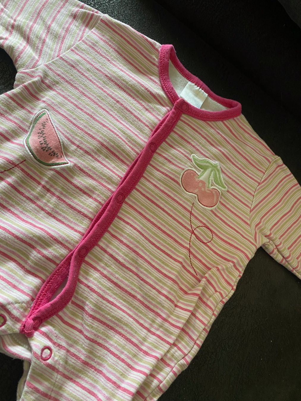 Pyjamas & Ähnliches: Strampler Grösse 62  rosa-gestreift – Gebraucht aus Allenwinden von Obalu