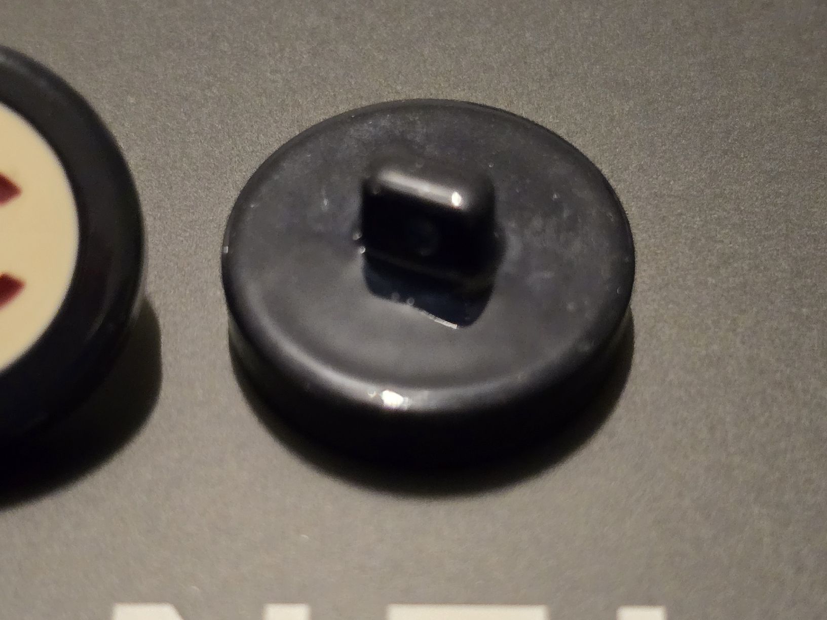 Knöpfe: 2 Chanel Knöpfe – Gebraucht aus wallisellen von funkelsternchen5 1