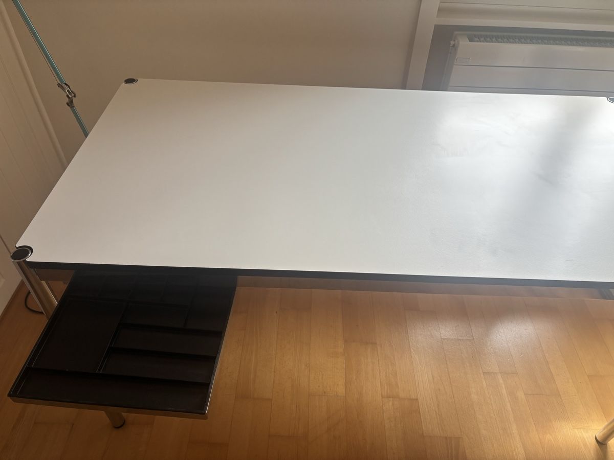 Scrivanie: Bureau USM Haller design épuré. – Usato da Romanel-s-Lausanne venduto da Martinez_29 6