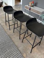 3 Barhocker Kunststoff schwarz Metallgestell guter Zustand