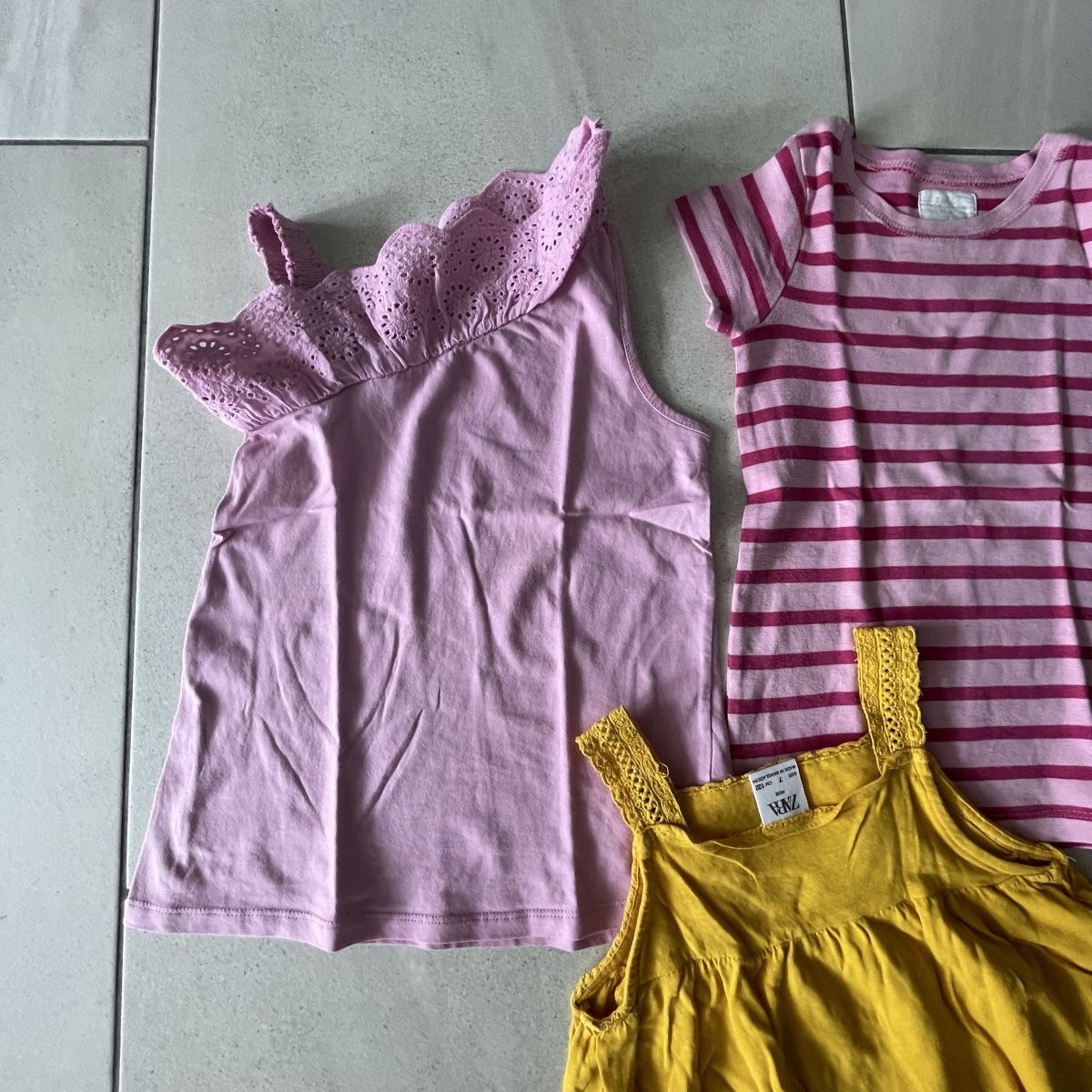 Camicette, T-shirt & Top: T-Shirts Gr. 116/122 – Usato da Oetwil am See venduto da mar_t7ct 1