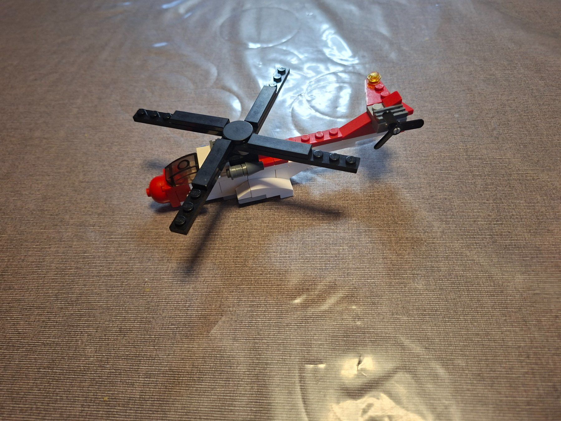 Lego Kit di costruzioni: LEGO Creator 3 en 1: hélicoptère, avion, hydravion. – Usato da Montmollin venduto da islachat