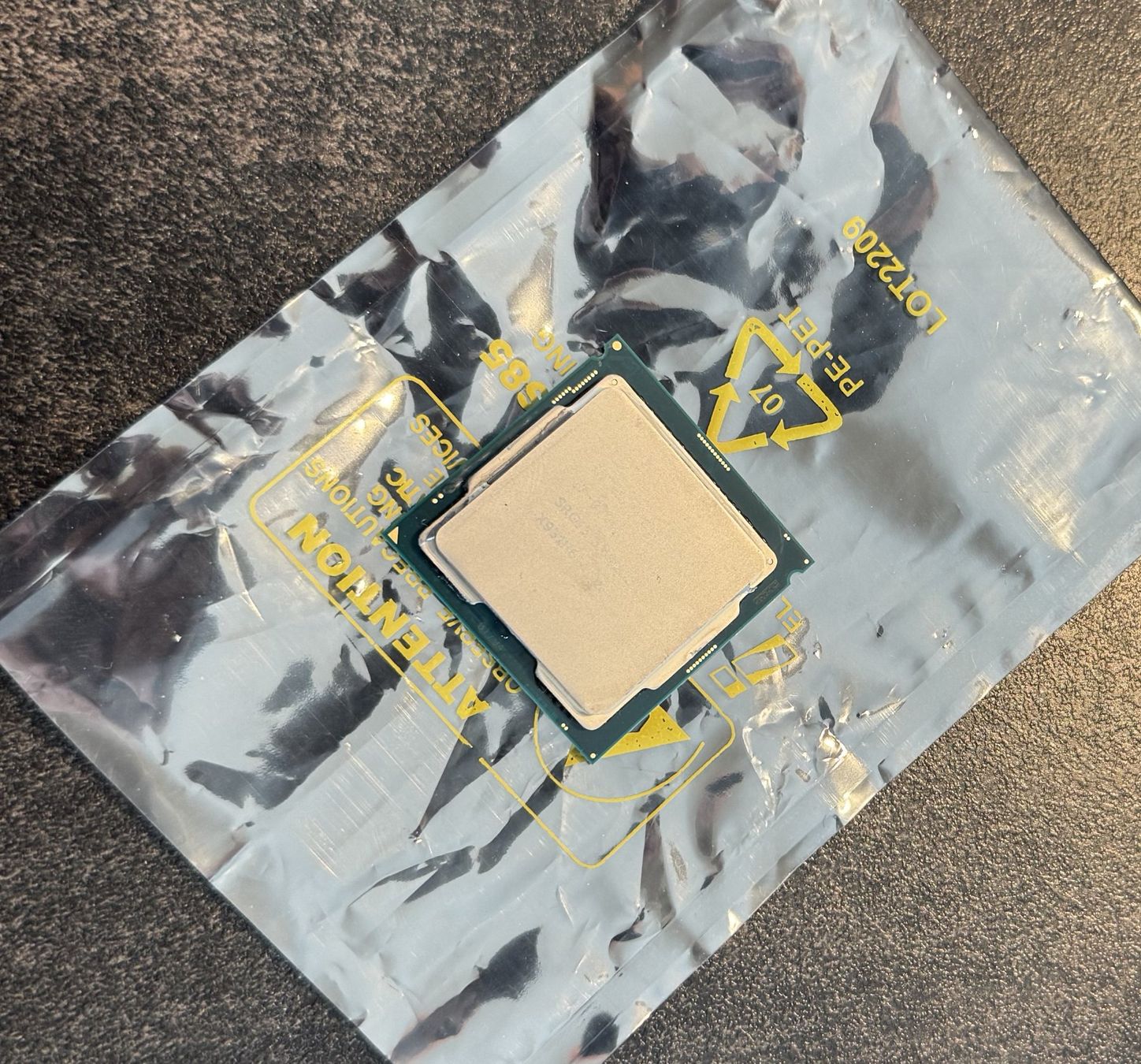Intel Componenti elettronici: Prozessor Intel Core I7 9700K. – Usato da Dällikon venduto da Lostat