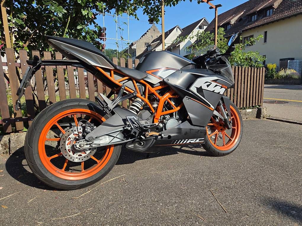 KTM Route: KTM RC 125 ABS – D'occasion à Ormalingen par Top42