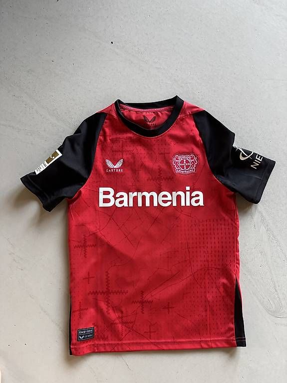 Scarpe, pantaloni & magliette da ginnastica: Wirtz Trikot – Usato da Kriens venduto da thaya79 1