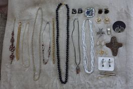 1 schönes 29 teiliges Modeschmuck Set