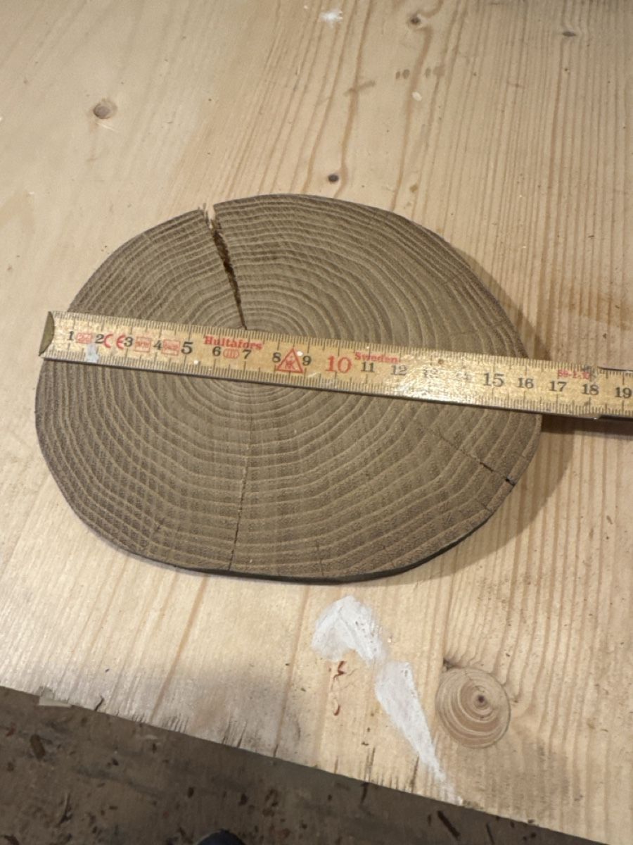 Articoli in legno: Rustikale Holzscheibe, Robinie  – Usato da Brunnen venduto da Holz-style 1