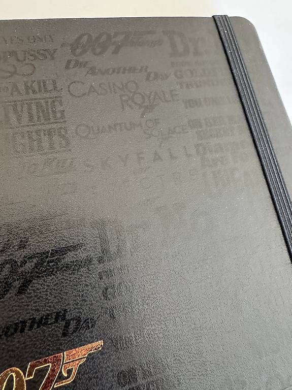 Blocchi: Moleskin Notizbuch "James Bond Cover" – Usato da Gwatt (Thun) venduto da Drphil 1