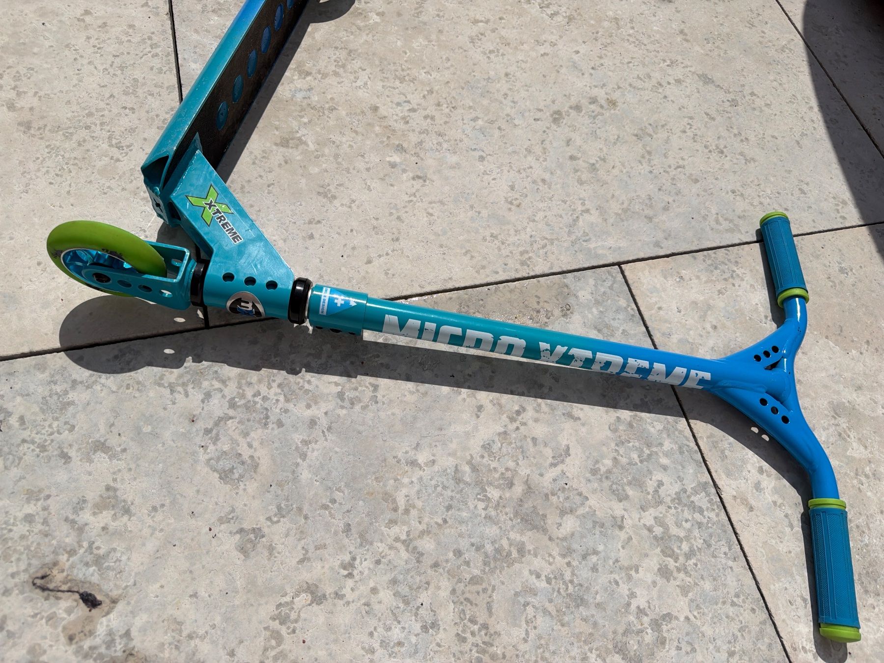 Micro Kickboard: Kinder Tretroller Micro Xtreme blau guter Zustand – Usato da Winterthur venduto da klein-r 1