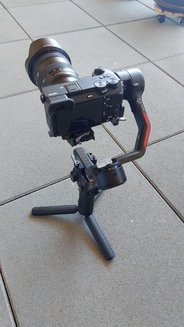 Fotocamera: DJI Guimbal RS4 – Usato da Gümmenen venduto da Luketheviking