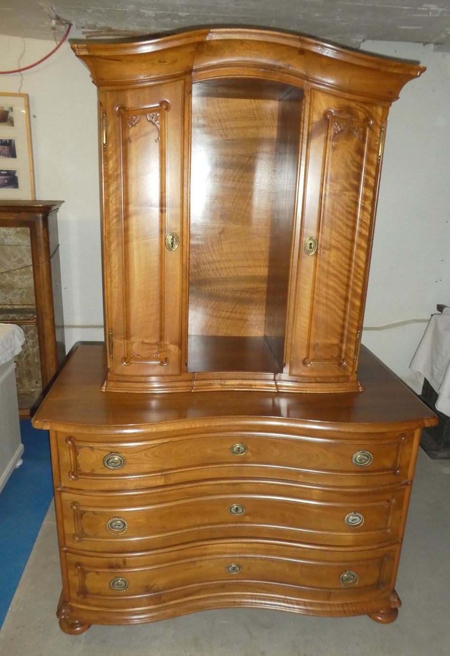 Commodes: Nussbaum Deux Corps – D'occasion à stans par huezer