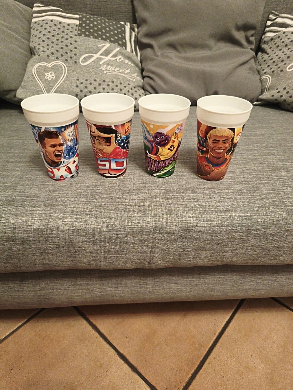 Contenitori & Simili: 4 McDonald's FIFA Becher – Nuovo (secondo la descrizione) da Oberkulm venduto da werneraftim