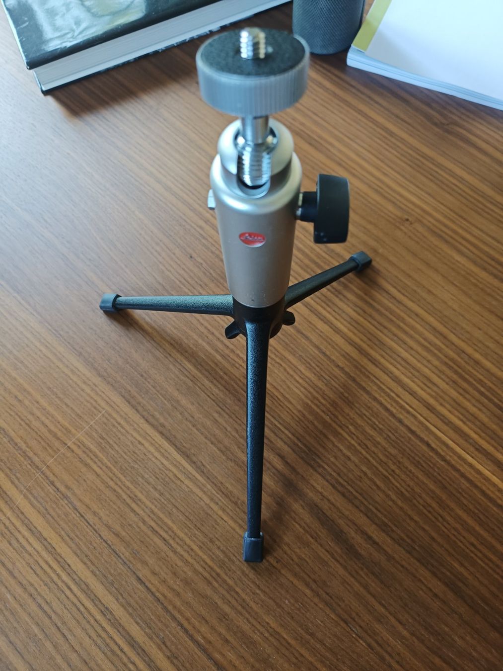 Leica Treppiedi & Teste: Leica Stativ, Kleinstativ – Usato da Langenbruck venduto da Sherpi 1