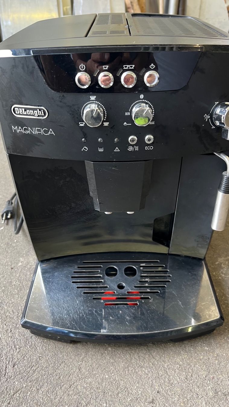 Macchine per caffè & Macchine per espresso: De Longi  Magnifica – Usato da Urdorf venduto da Soyka
