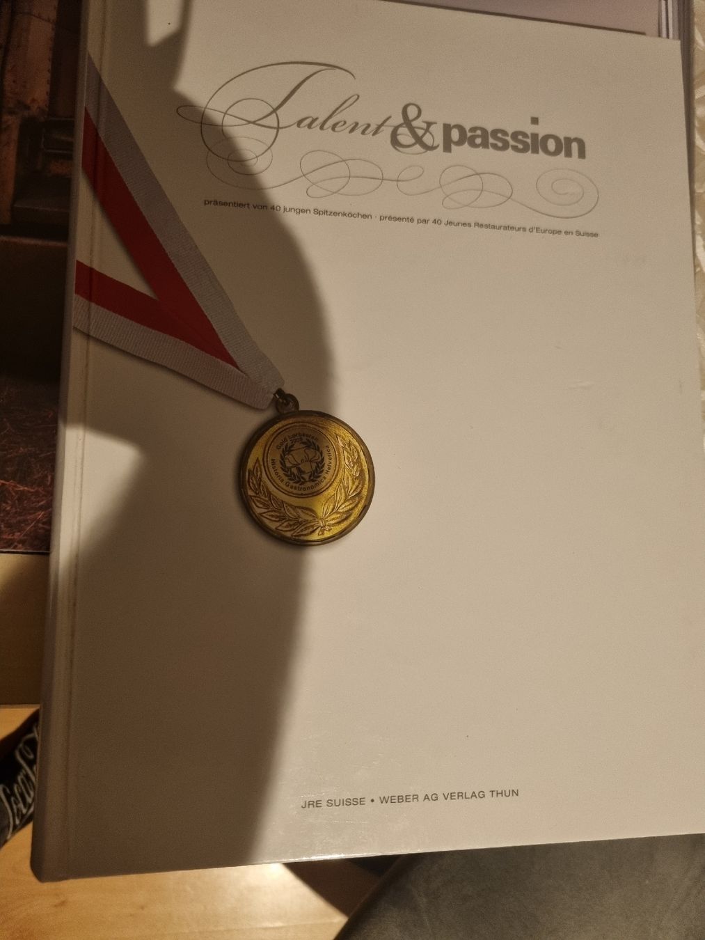 Libri: Kochbuch "Talent&passion" – Nuovo (secondo la descrizione) da Thun venduto da steffu