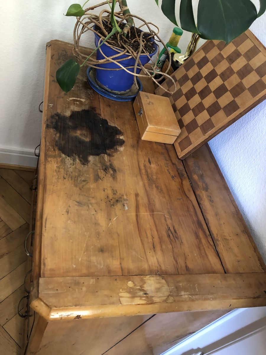 Coffres: Alte Kommode aus holz – D'occasion à Basel par MNDL 2