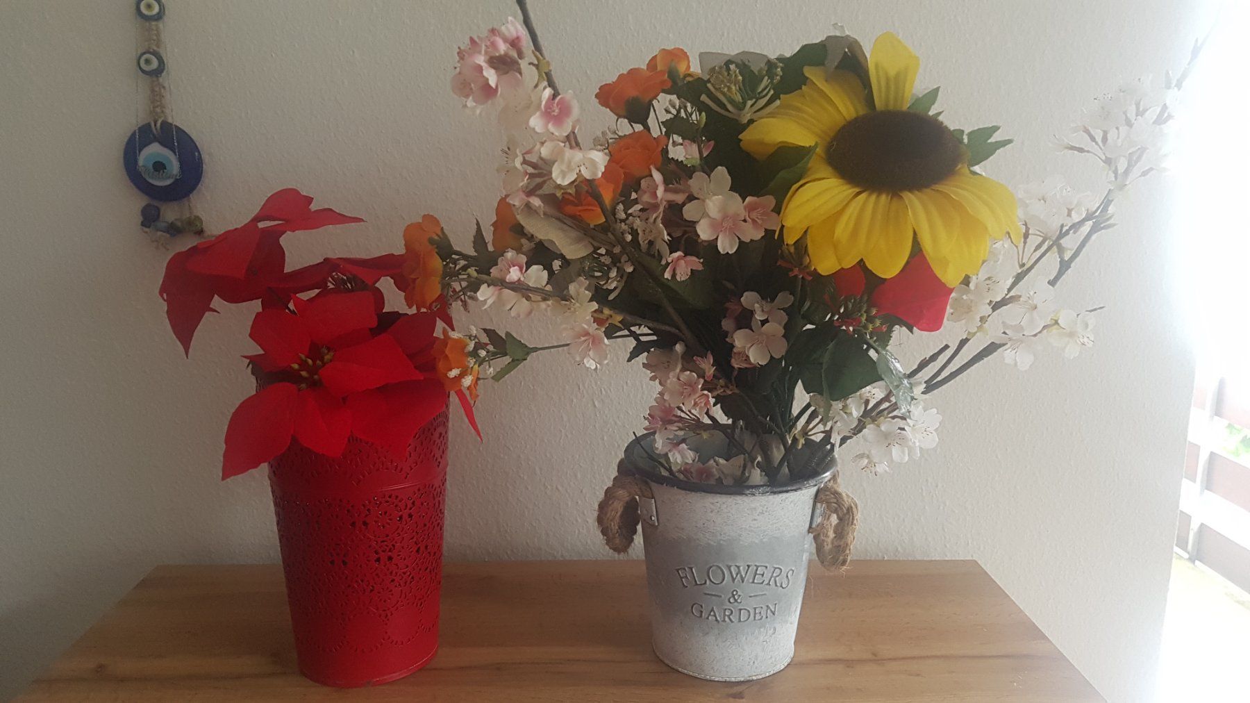 Vasi per fiori: Paar dekorative Vasen, von Kunstblumen – Usato da Schöfflisdorf venduto da CrRG21
